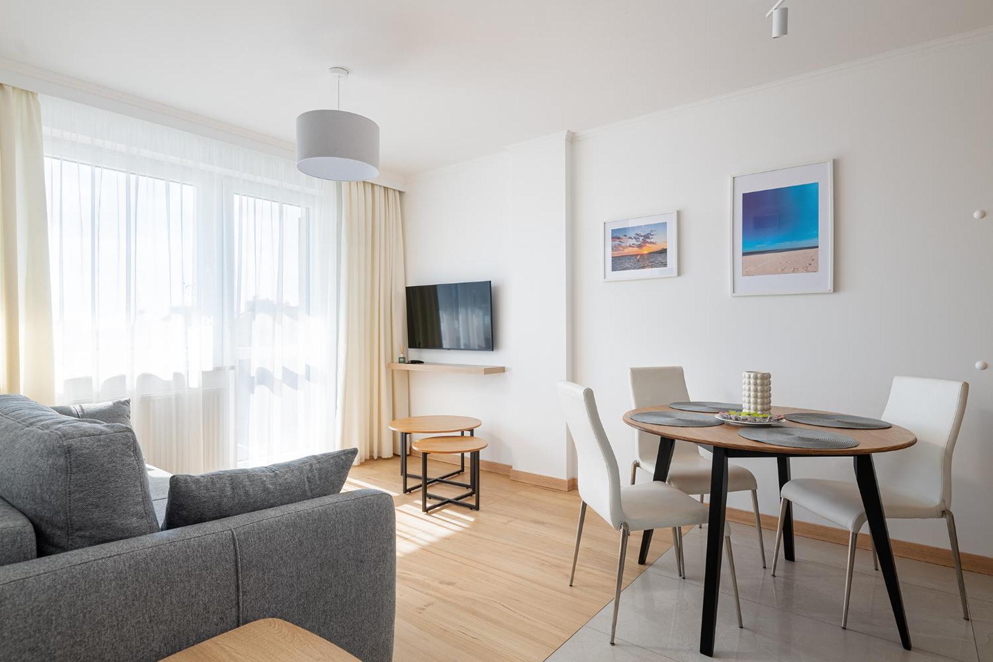 Rentplanet - Apartamenty Pileckiego Warsaw Exterior photo